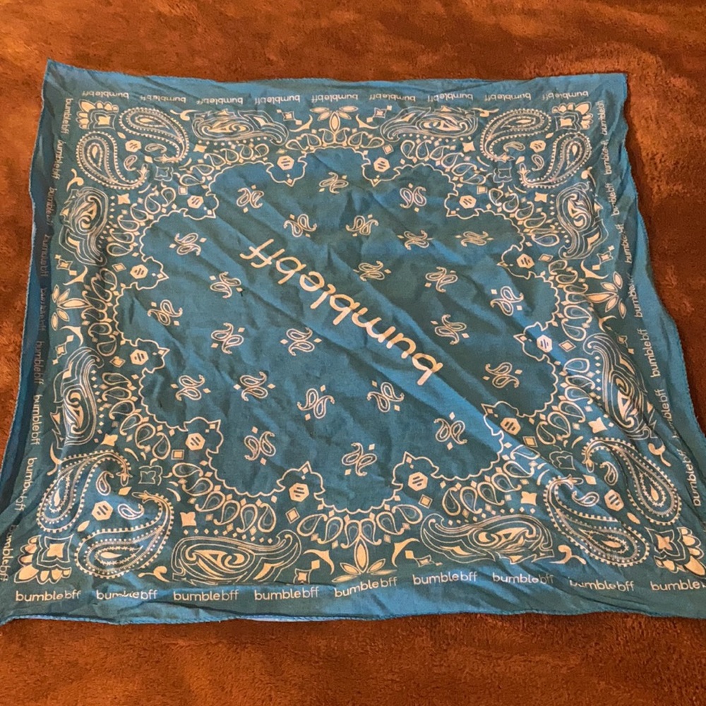 Lot of scars and bandanna. Beautiful head scarves from brands honey, echo, - Picture 11 of 12